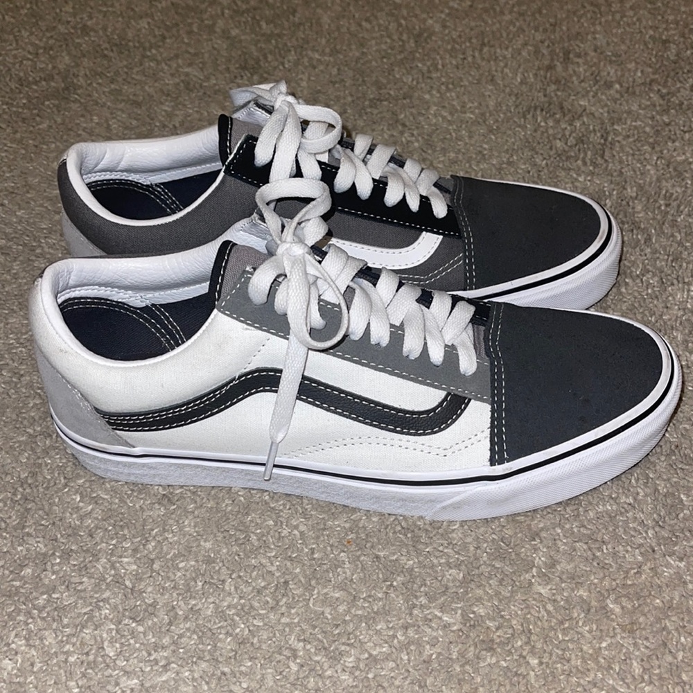 Vans “OFF THE WALL”. Size 8.5 (Men)